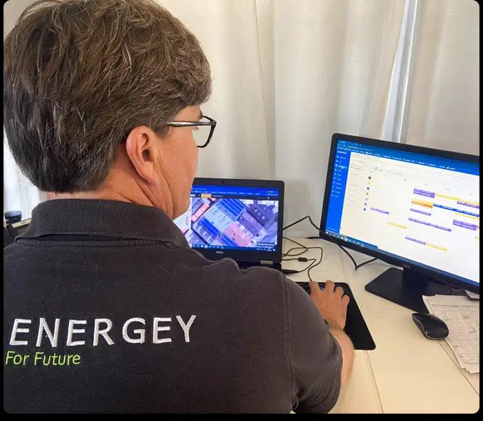 TJ Botten from ENERGY on a solar installation